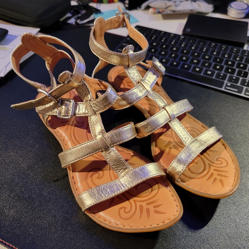 Near mint Born Shoes gold gladiator style hand-finished leather sandals
